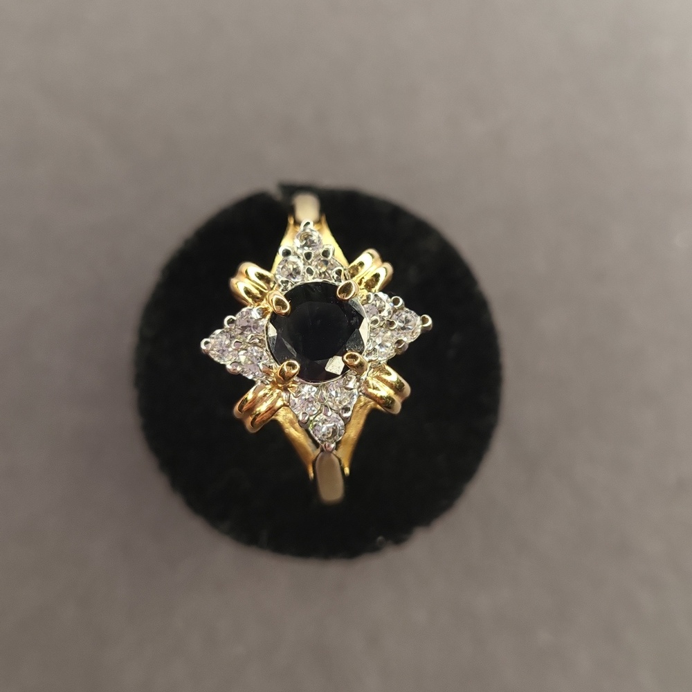 Gold Star-Cluster Sapphire Ring with Diamond Accents - Picture 4 of 5